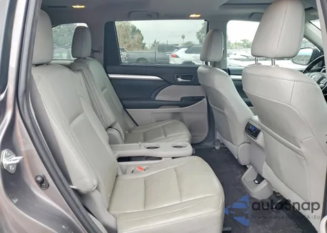 2015 Toyota Highlander Xle z USA, uszkodzony, nr VIN 5TDKKRFH0FS097825